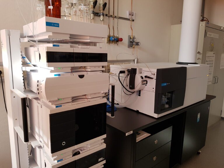 Agilent HPLC-MS instrument