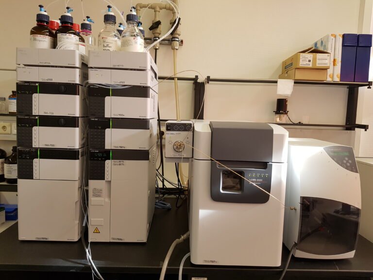 Shimadzu HPLC-MS instrument